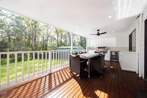 A Tranquil, Leafy and Super-Convenient Holiday Home