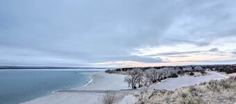 Lake McConaughy Getaway w/ Patio - Walk to Beach
