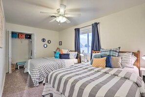 3 bedrooms, iron/ironing board, travel cot, Internet