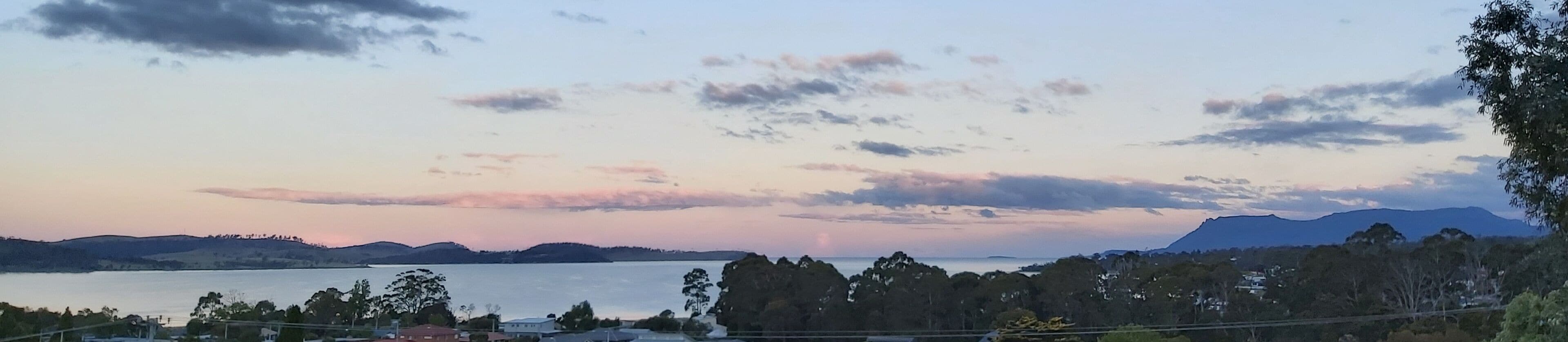 Stunning water views; relaxed coastal atmosphere; multiple entertaining areas  — image 5