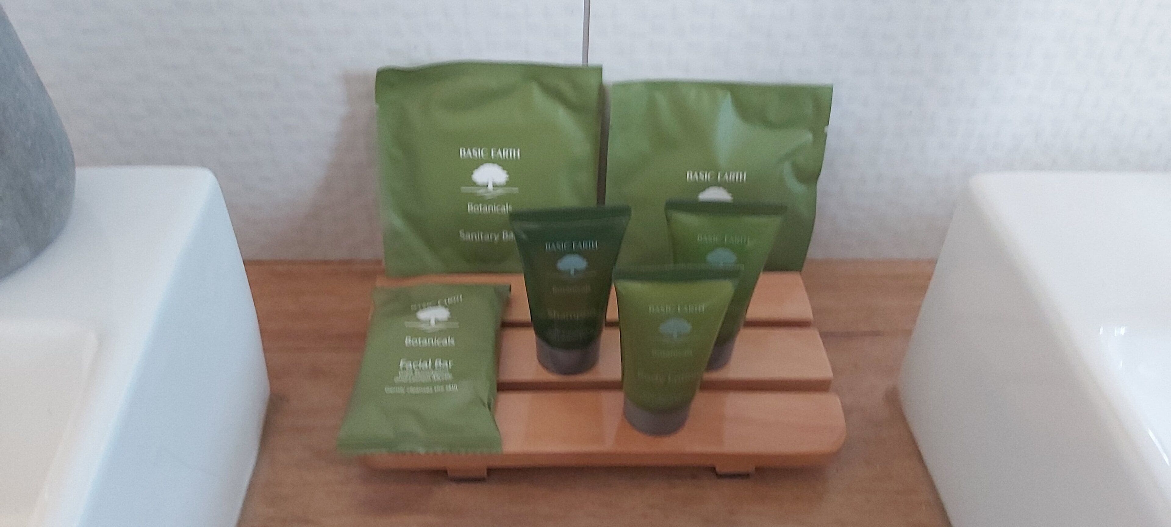 Stunning water views; relaxed coastal atmosphere; multiple entertaining areas  — image 23