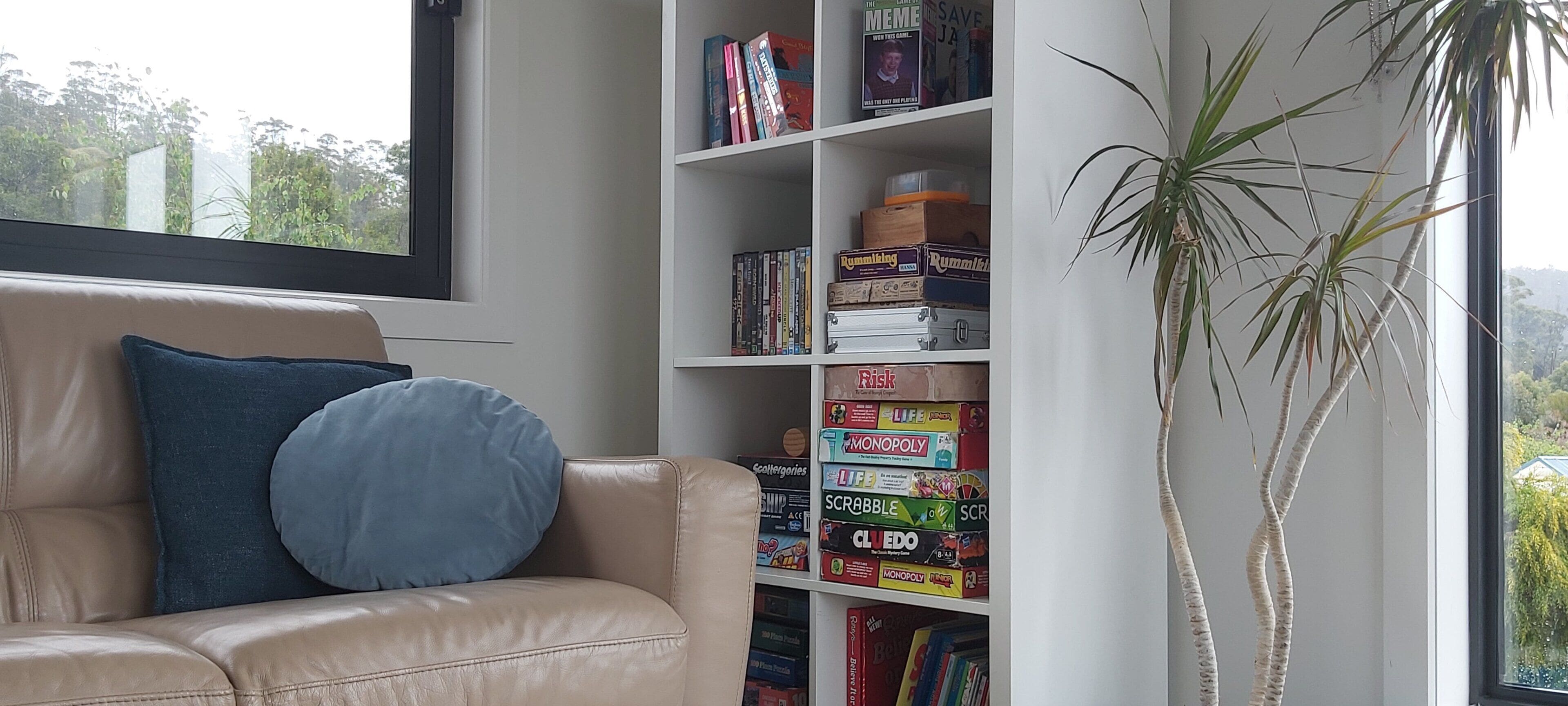 Stunning water views; relaxed coastal atmosphere; multiple entertaining areas  — image 25