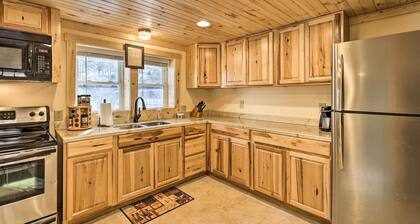 Quaint Appalachian Getaway ~ 2 Mi to Boone!