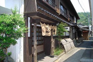 Exterior detail - Ebisuya Ryokan (Ikata)