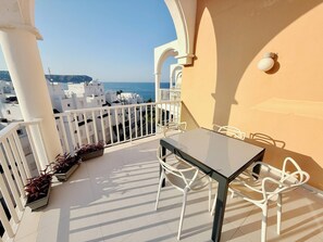 Outdoor dining - Golden Paradise 75 by homeprive (Javea)