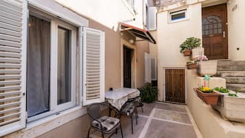 Apartment (One Bedroom Apartment with Terrace) | Exterior