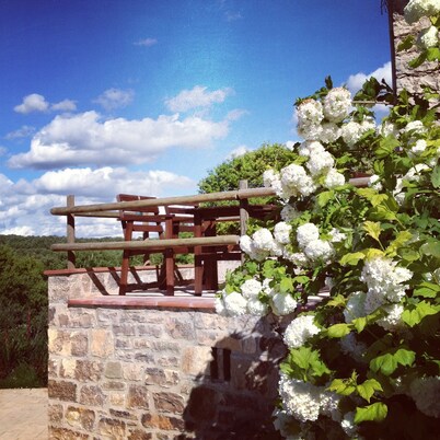 La Farraja de Cal Farrés, rural house 1 h. from BCN: swimming pool, bbq, garden.