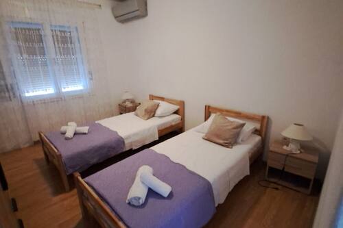 Apartment (Three Bedroom Apartment with Balcony)