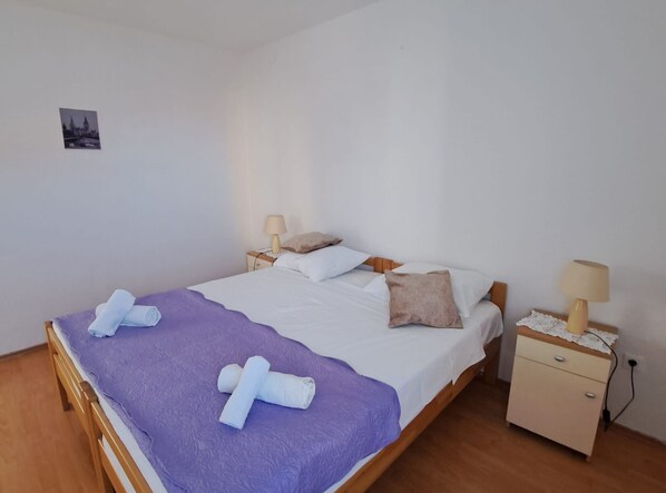 Apartment (Three Bedroom Apartment with Balcony)
