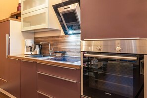 Køleskab, mikrobølgeovn, ovn, opvaskemaskine