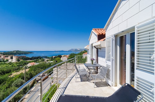 Apartment Feel Phili