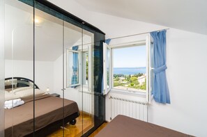 Huoneisto (Two Bedroom Apartment with Balcony) | 2 makuuhuonetta