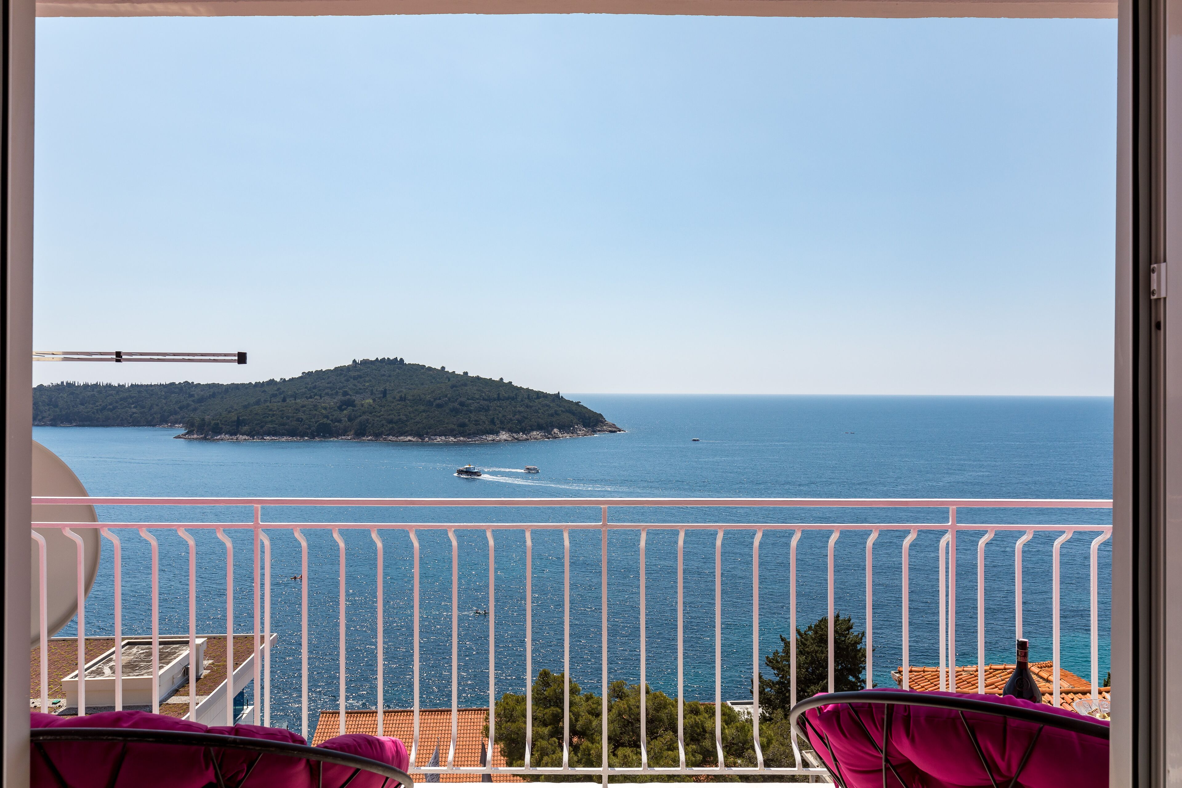 Apartment (Three Bedroom Apartment) | Balcony