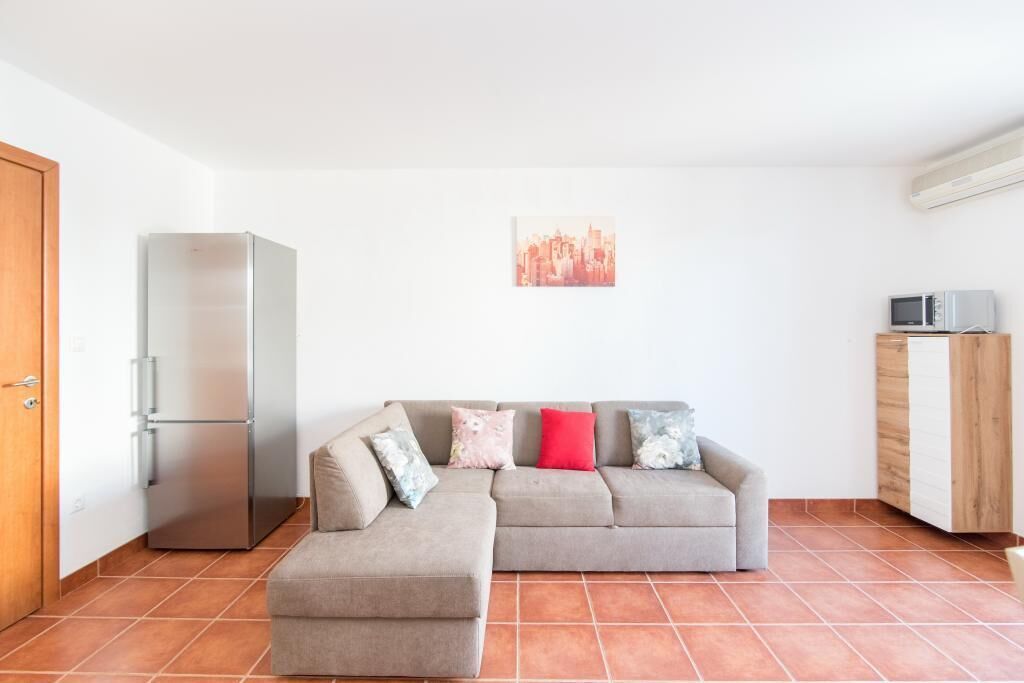 Apartment (Two Bedroom Apartment with Balcony) | Wohnzimmer