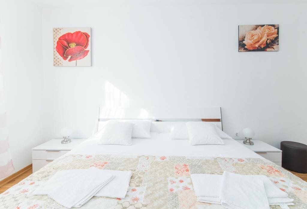 2 Schlafzimmer, Bügeleisen/Bügelbrett, Bettwäsche