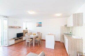 TV - Apartment Budimir (Supetar)