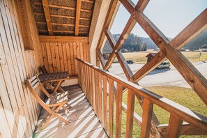 客房 (Family room) | 阳台
