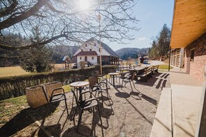 Room (Family room) | In-room dining - Farm Stay Žurej (Sentjur)