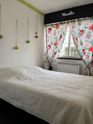 3 bedrooms, iron/ironing board