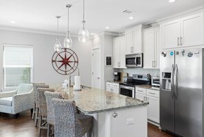 Fridge, microwave, oven, stovetop - “Off The Hook” - Private Pool! - 4 Bedroom / 3.5 Bath - Blue Mountain Beach (Santa Rosa Beach)