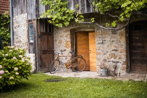 Exterior detail - Vintage House Podliparska (Kostel)