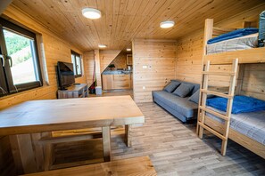 Appartement (One bedroom Apartment) | Salle de séjour | Télévision