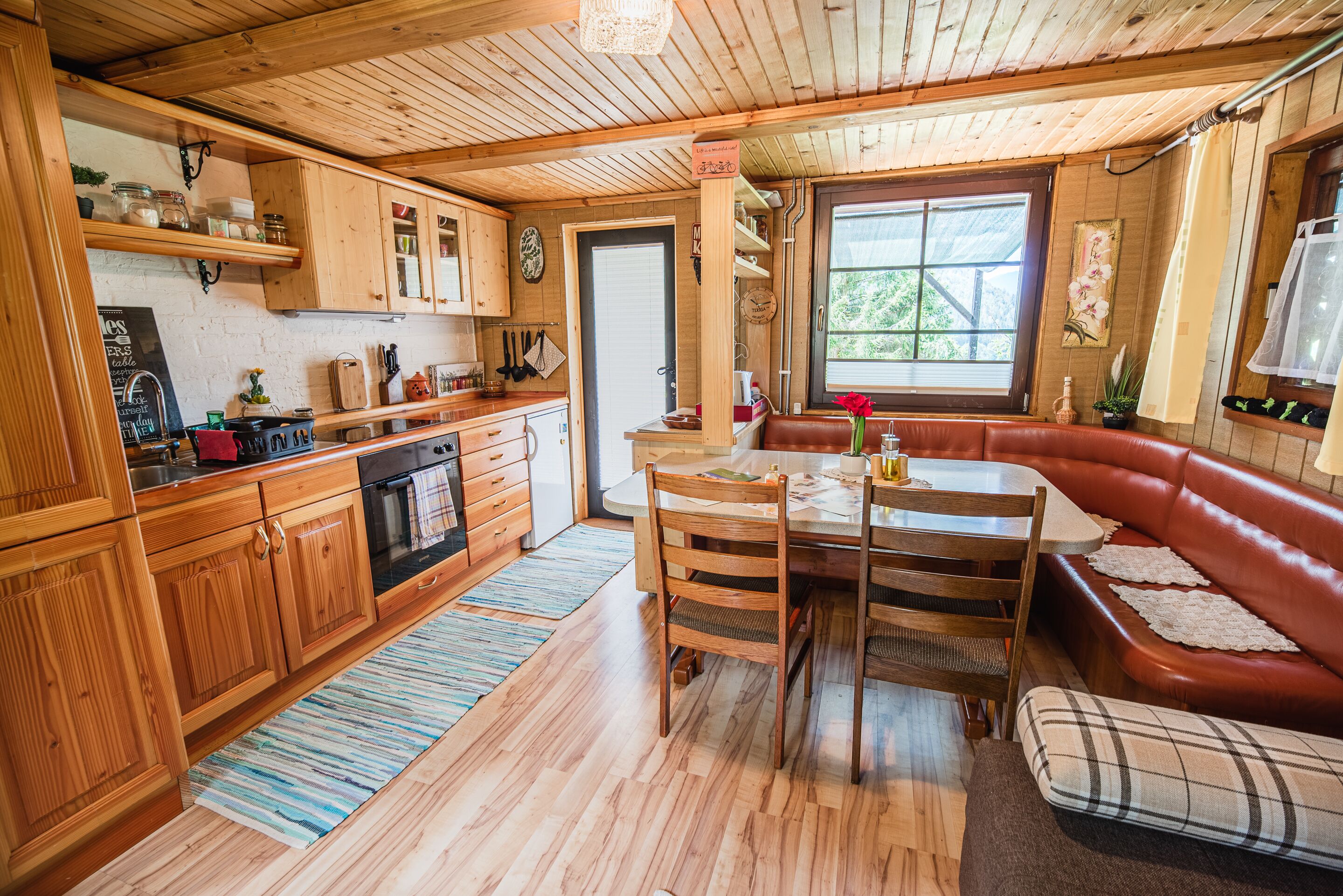 Cottage (One Bedroom Cottage) | Private kitchen