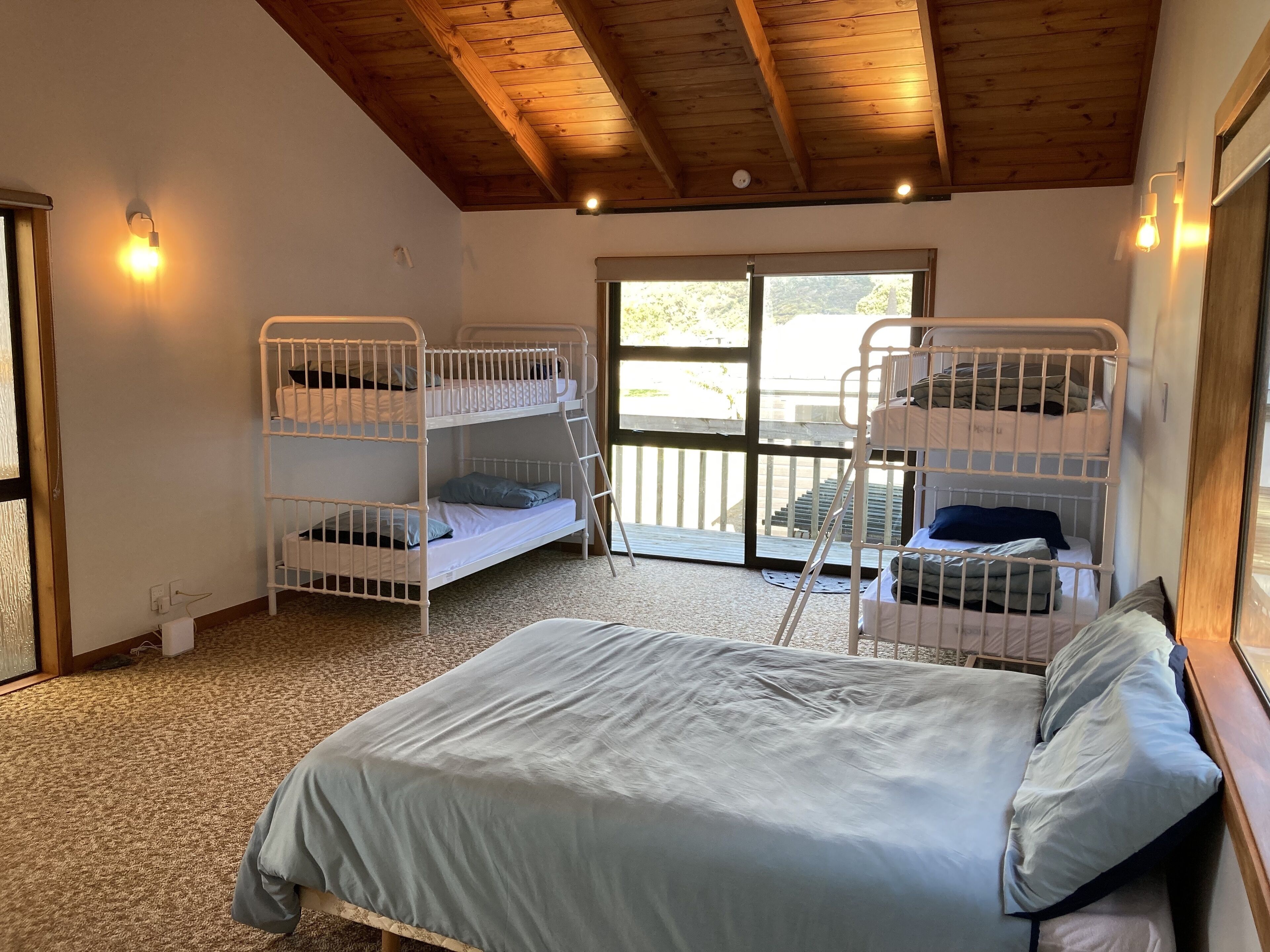 4 Schlafzimmer, Schreibtisch, Bügeleisen/Bügelbrett, kostenloses WLAN