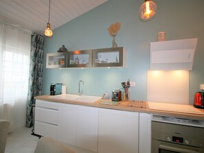 Fridge, microwave, oven, stovetop - Charming Renovated House, Close to Shops and Beach, La Tranche-sur-Mer (La Tranche-sur-Mer)