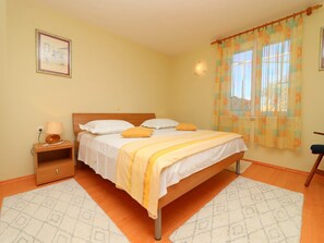 Casa (One Bedroom Holiday Home with Terrace) | 1 camera, ferro/asse da stiro, lenzuola