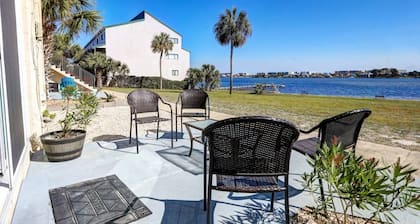 Snowbird Friendly-View of Santa Rosa Sound | Enclosed Sun Room | Community pool | Small Dog-Friendly