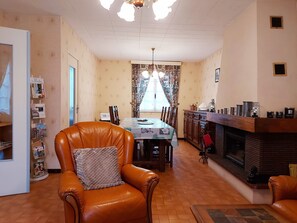 Interior - Charming Pavilion in Perche Park with Bikes, Ping Pong, Garden, and More (Vichères)