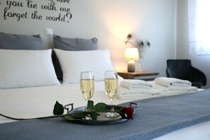 3 bedrooms, in-room safe, iron/ironing board, free WiFi