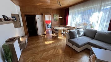 Classic-lejlighed - handicapvenligt - privat badeværelse (Apartment) | Lounge