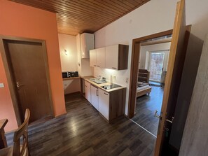 Classic Studio, Accessible, Private Bathroom | Tempat makan