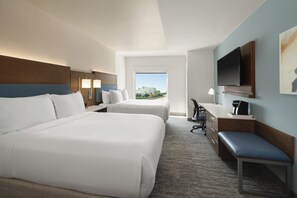 Premium bedding, in-room safe, desk, laptop workspace - EVEN Hotel Atlanta - Ballpark Area by IHG (Atlanta)