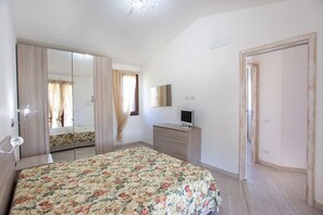 2 bedrooms, iron/ironing board, free WiFi, bed sheets - Idyllic Holiday Home "Oasis of Relaxation" with Garden and Terrace (Budoni)