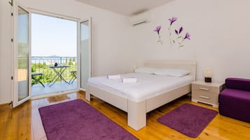 Triple Room (Triple Room with Balcony and Sea View) | 3 bedrooms
