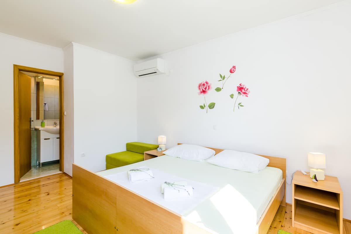 Dreibettzimmer (Triple Room with Mountain View) | 3 Schlafzimmer