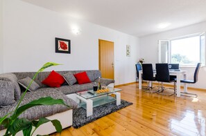 Apartment (One Bedroom Apartment with Balcony) | Living room