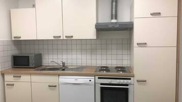 Kühlschrank, Mikrowelle, Geschirrspüler