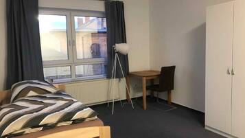 4 Schlafzimmer, Schreibtisch, WLAN, Bettwäsche