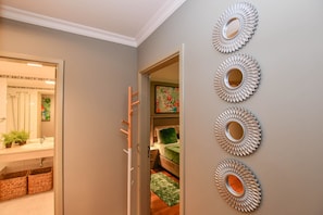 Combined shower/tub, hair dryer, bidet, towels