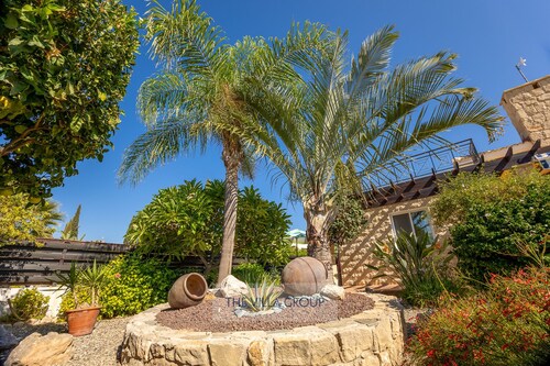 Walk to the beach and amenities, 3 bedroom villa with swimming pool