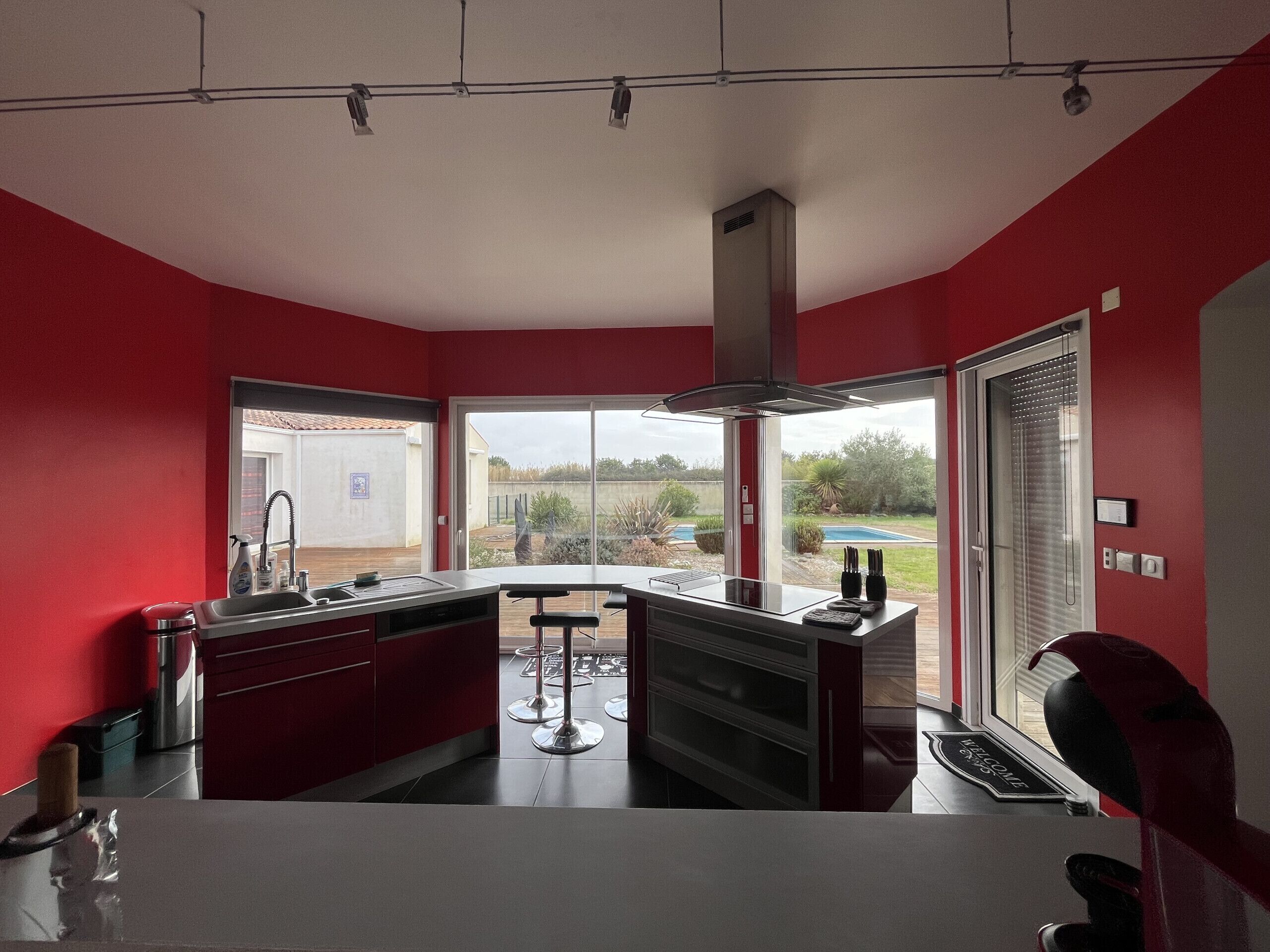 Kühlschrank, Mikrowelle, Ofen, Geschirrspüler