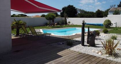 Villa Oyala avec piscine, spacieuse et de qualité