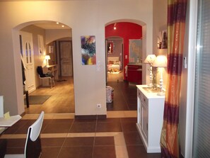 4 bedrooms, iron/ironing board, free WiFi, bed sheets