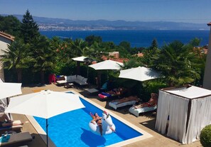 Piscine extérieure, piscine chauffée