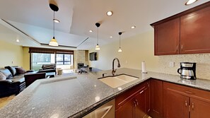 Kondominium, 2 kamar tidur | Dapur pribadi | Lemari es, oven, mesin pembuat kopi/teh, dan pemanggang roti