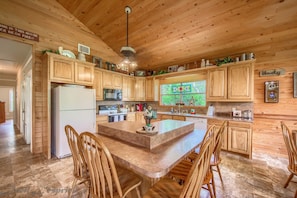 House, Multiple Bedrooms | Private kitchen | Fridge, oven, stovetop, coffee/tea maker
